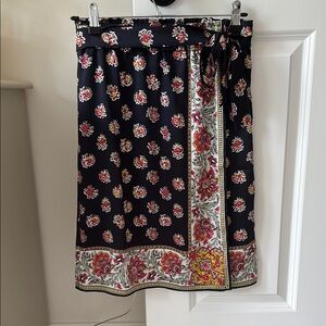 LOFT black and bordered dressy skirt